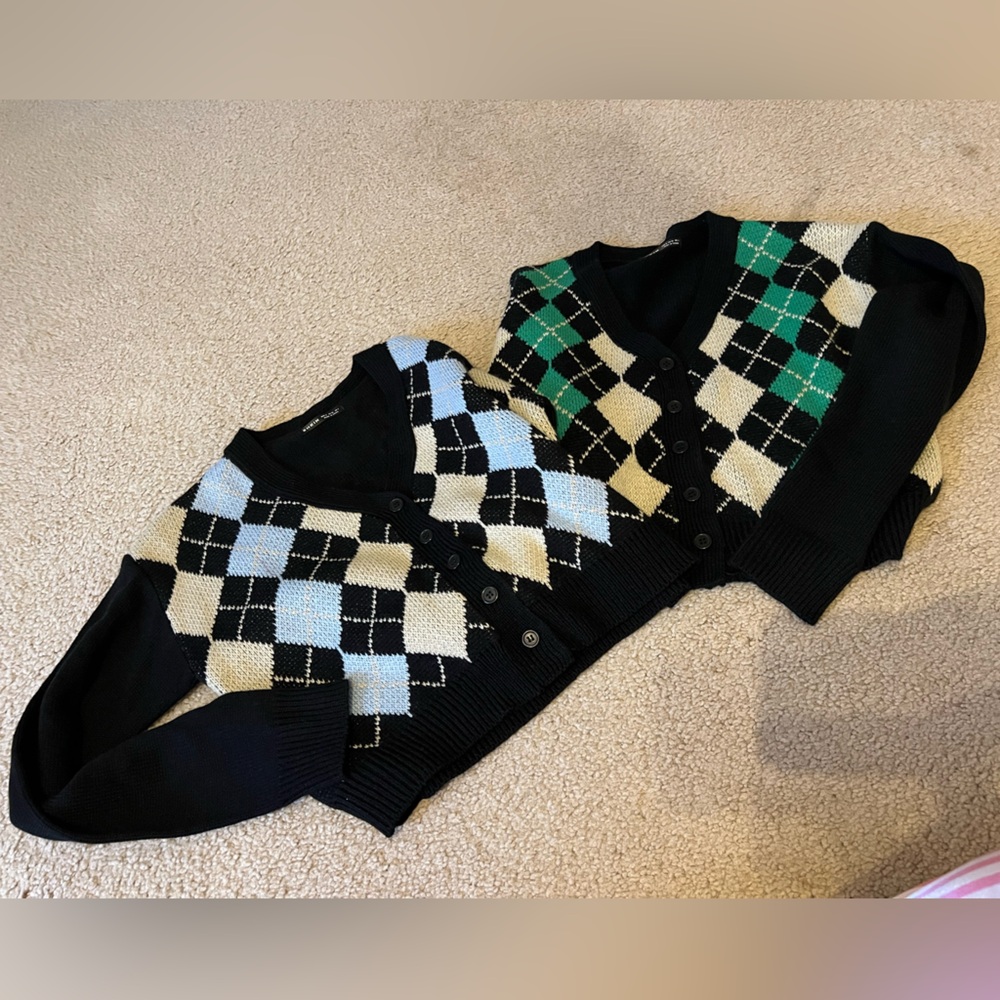 Women’s Shein Argyle Button Up Sweaters Size Small (2)